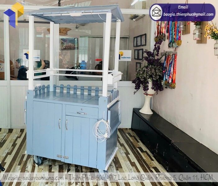Xưởng sản xuất quầy gỗ bán trà sữa đẩy lưu động vỉa hè có bánh xe di chuyển
