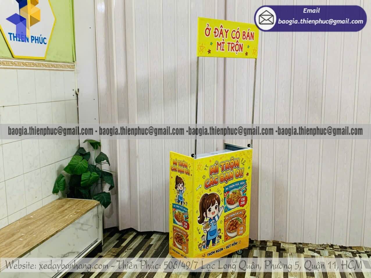 Báo giá xe bán mì trộn mini xếp gọn bán lề đường có in logo thương hiệu