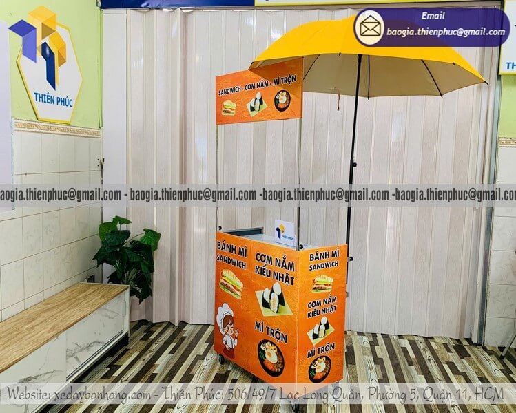 Báo giá xe đẩy bán đồ ăn mini xếp gọn có  thêm dù che giá cạnh tranh cho đồ ăn xiên que