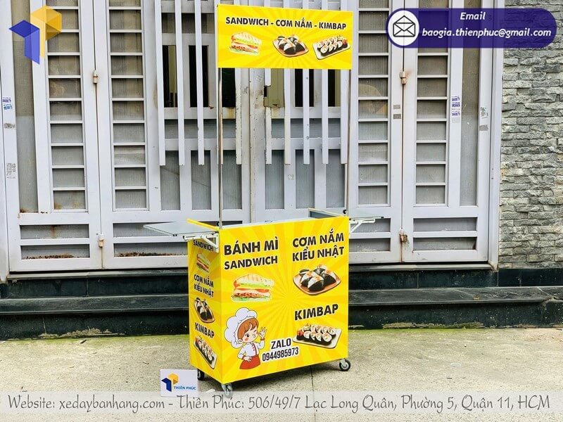 Đặt mua mẫu quầy bán cơm nắm lề đường giá rẻ in logo riêng gọn nhẹ
