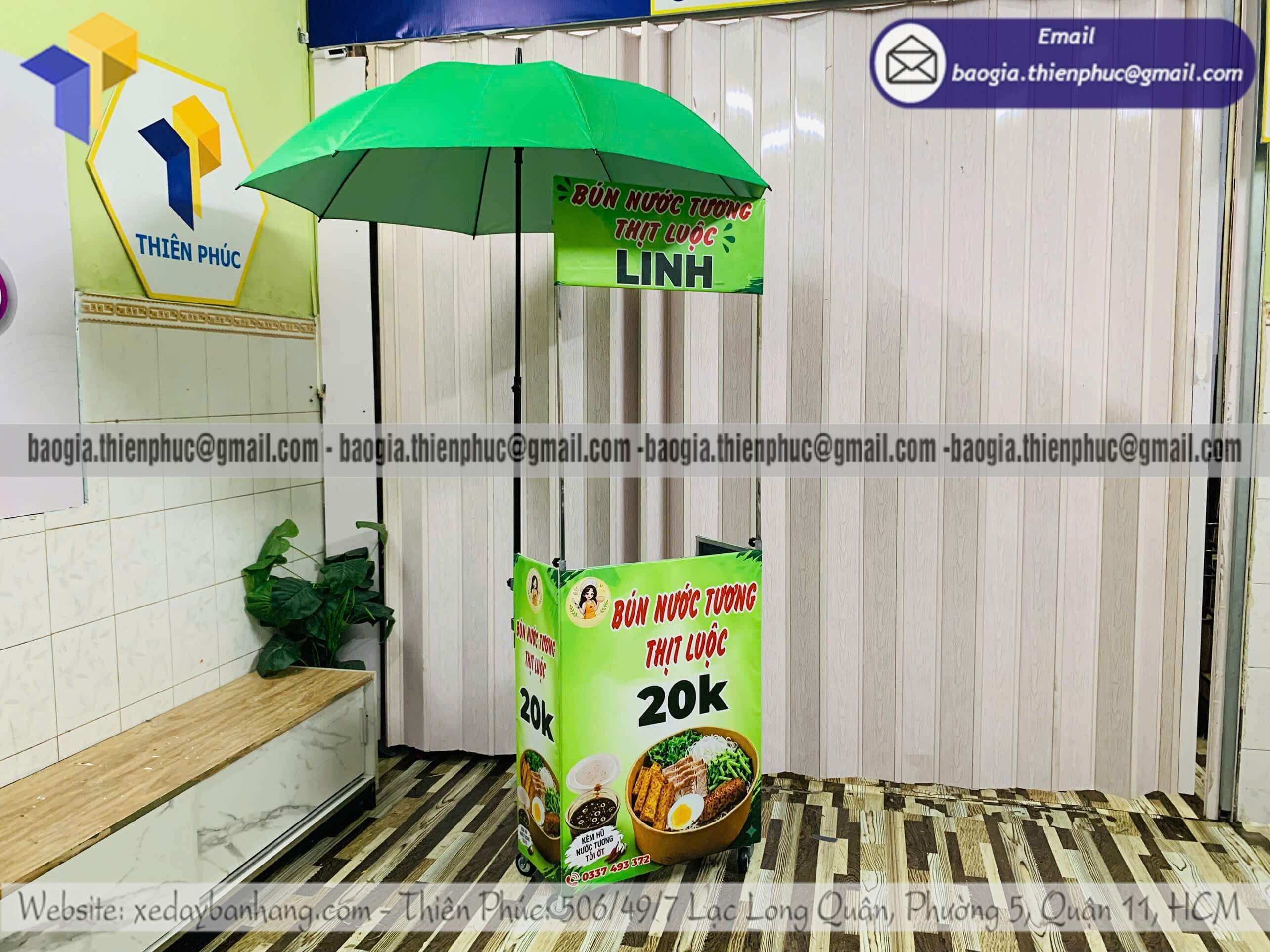 Đặt xe bán bún nước tương mini xếp gọn thêm dù che lưu động không cần thuê mặt bằng