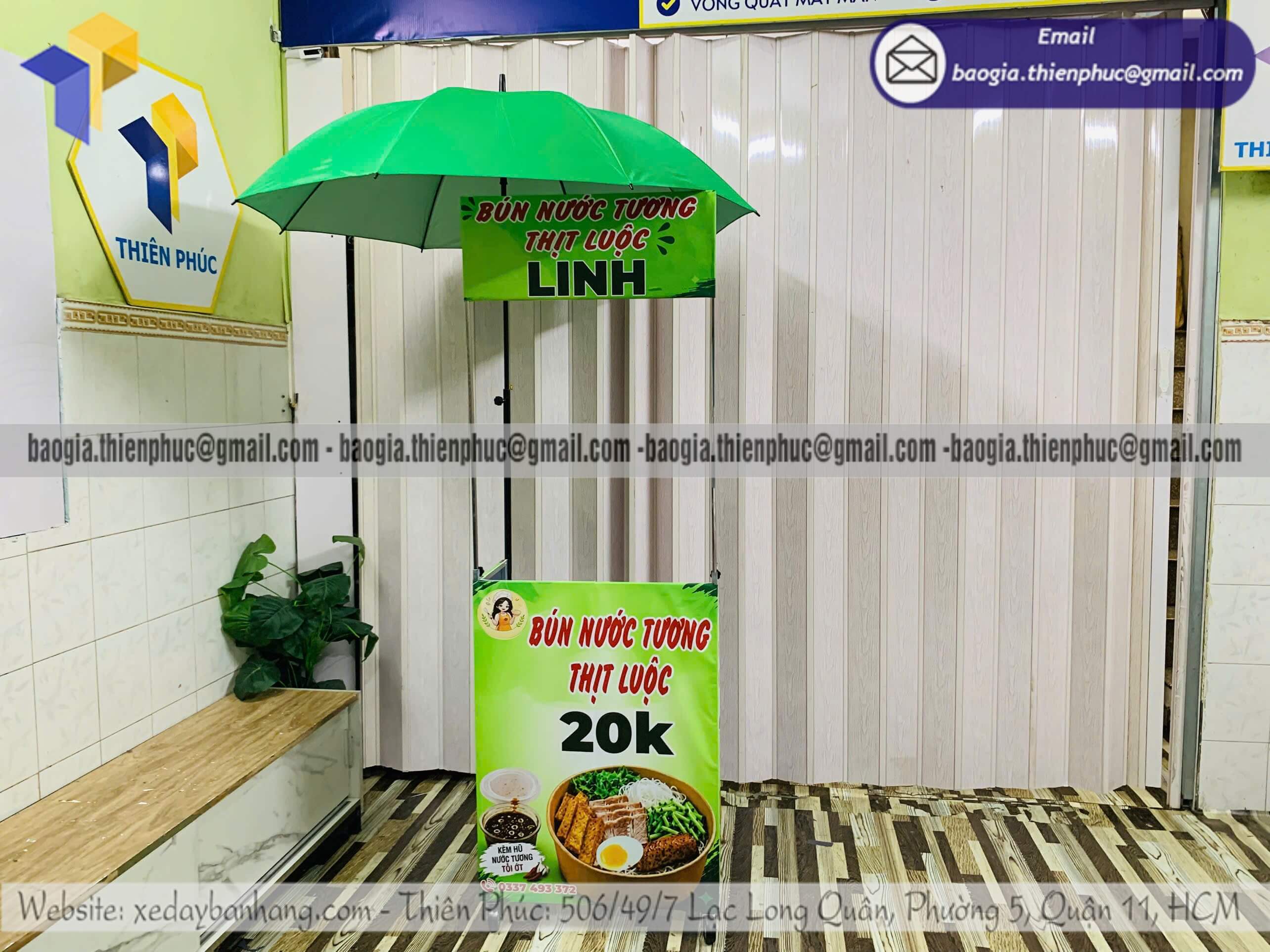 Đặt xe bán bún nước tương mini xếp gọn thêm dù che
