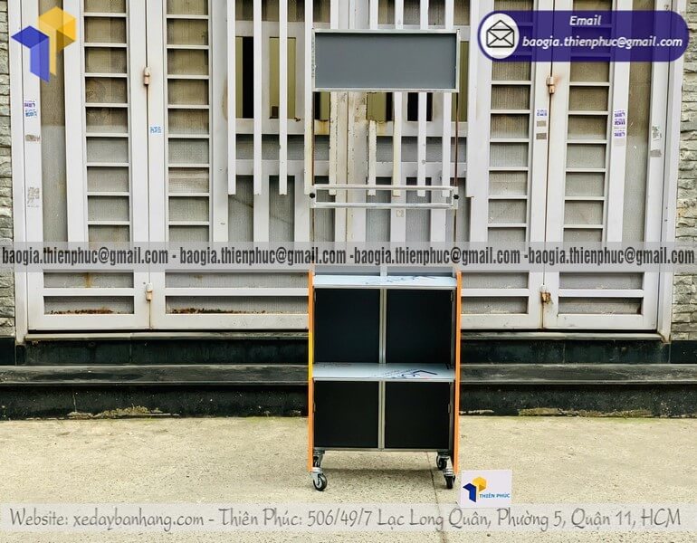 Mẫu tủ bán bánh mì bán dạo lắp ráp lưu động trên vỉa hè mục đích bán sáng tối dễ di chuyển