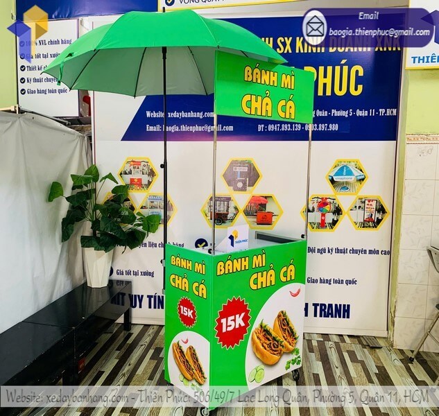 xe bánh mì kèm ô dù che thiết kế theo yêu cầu tại HCM