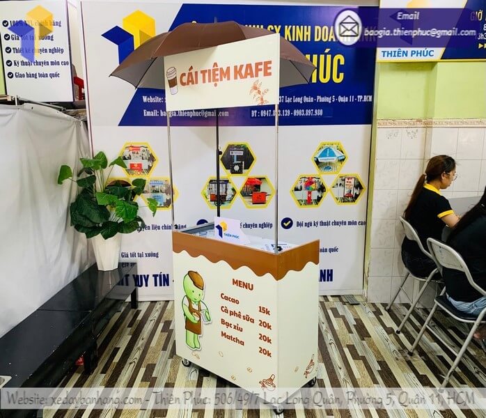 xe coffee lưu động có dù che tại HCM