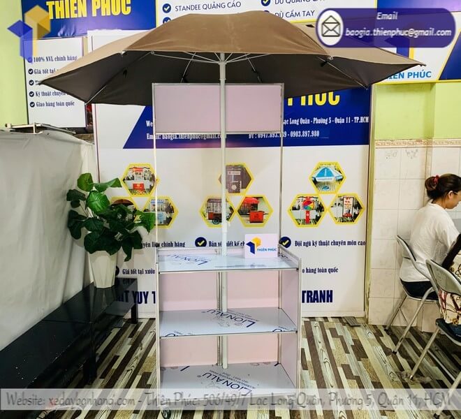 xe cafe mang đi có dù che tiện lợi