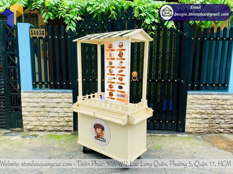 Xe đẩy bán bánh tráng trộn bằng gỗ