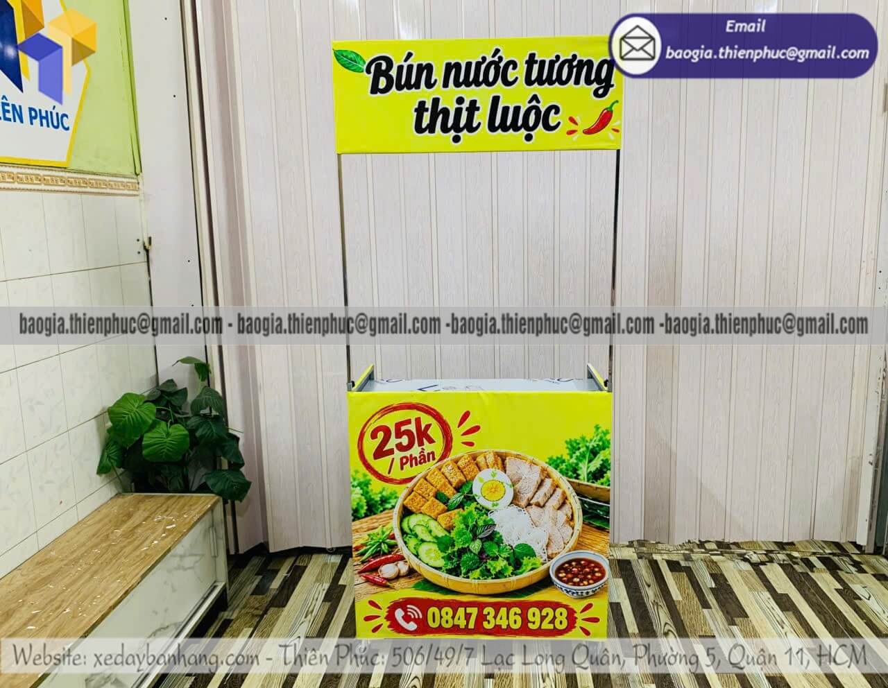 Xe lắp ráp bán bún nước tương  xếp gọn bán trước nhà
