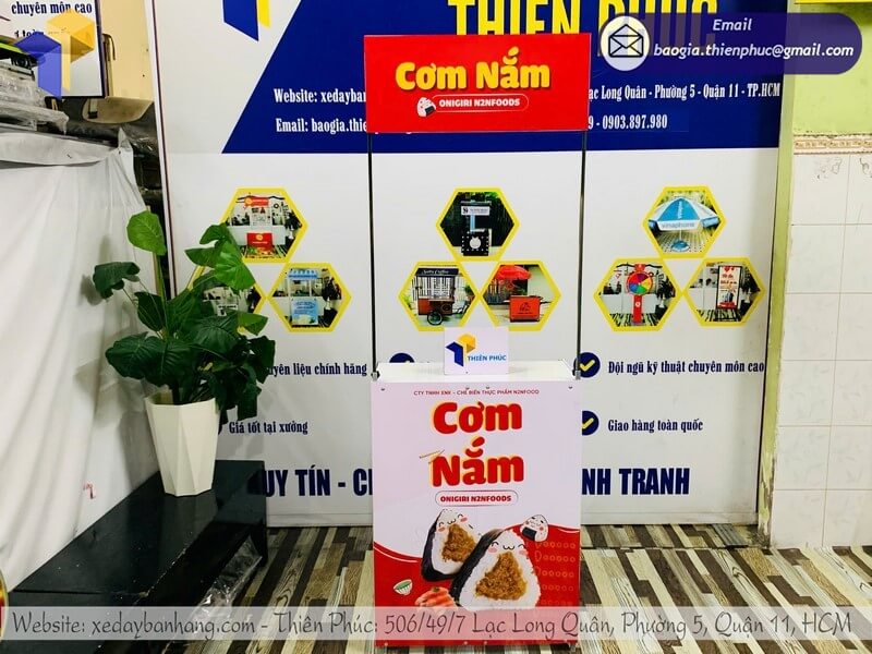 Xưởng làm mẫu quầy bán cơm nắm gấp gọn giá rẻ Xưởng làm mẫu quầy bán cơm nắm gấp gọn giá rẻ